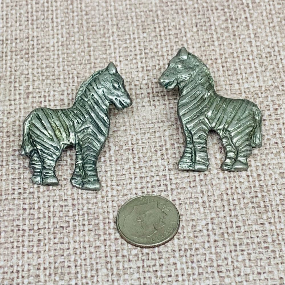 Silver Zebra Earrings‎